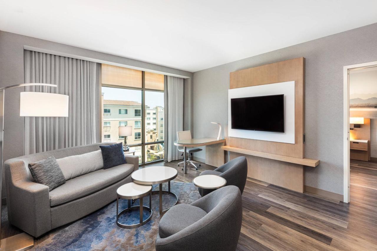 Courtyard By Marriott Los Angeles Monterey Park Exterior foto