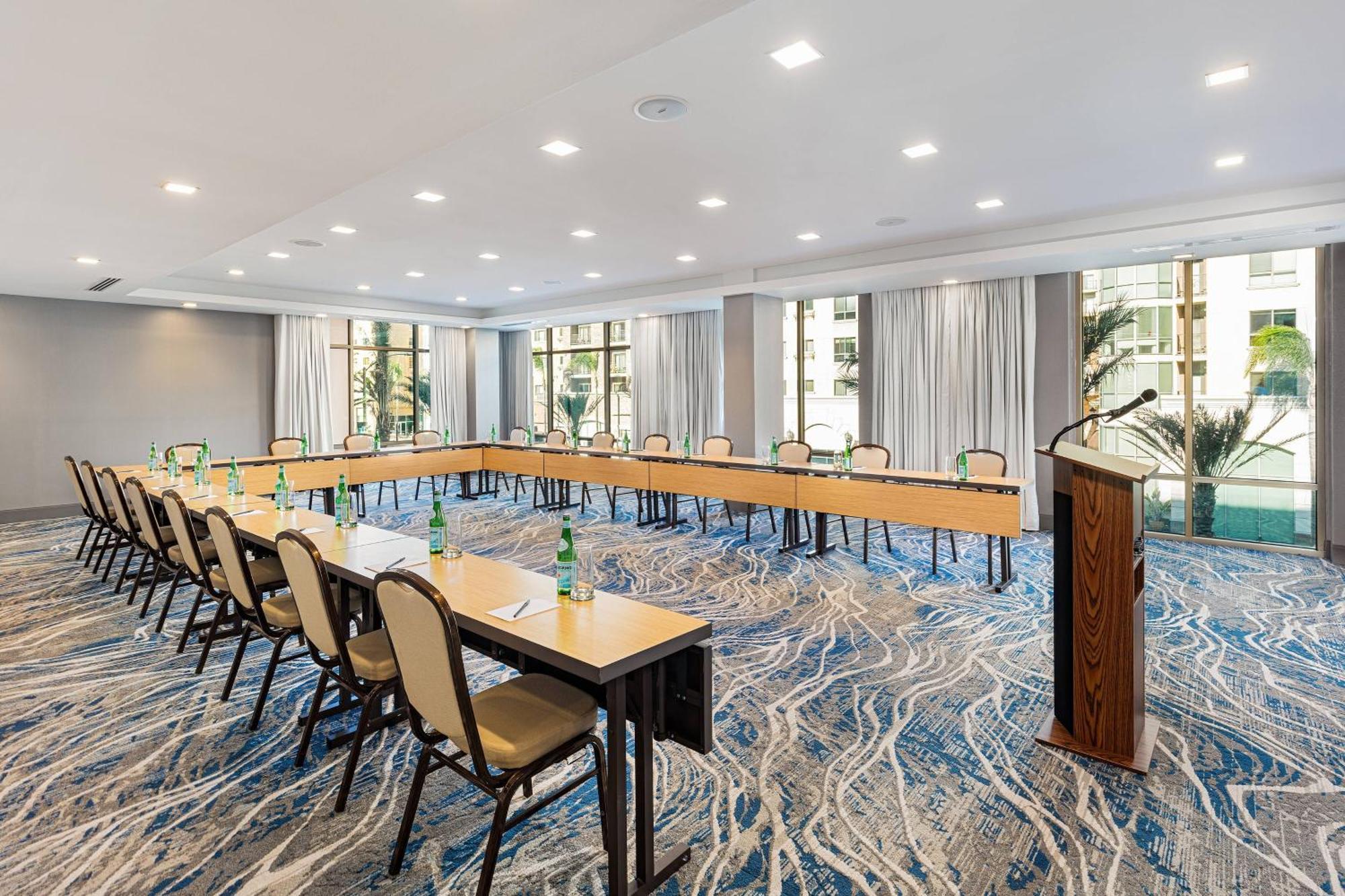 Courtyard By Marriott Los Angeles Monterey Park Exterior foto